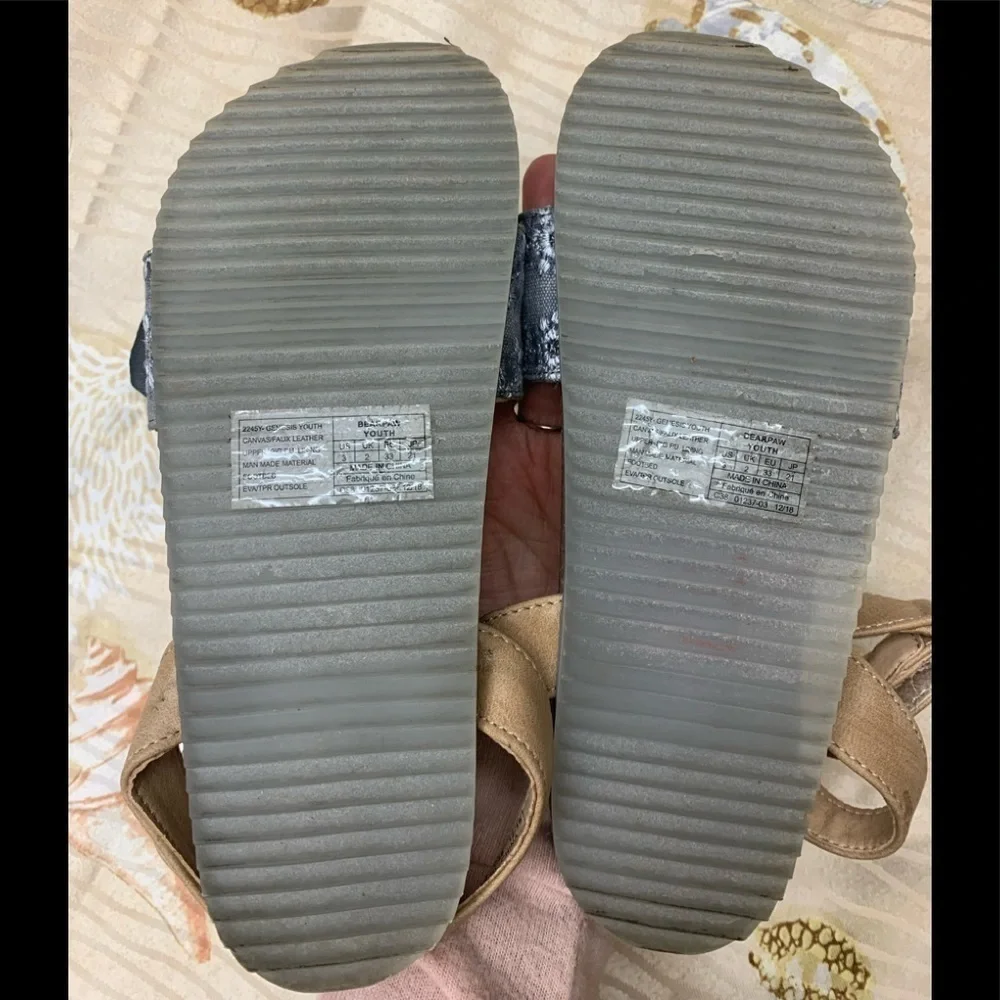 Bearpaw genesis‎ sandals